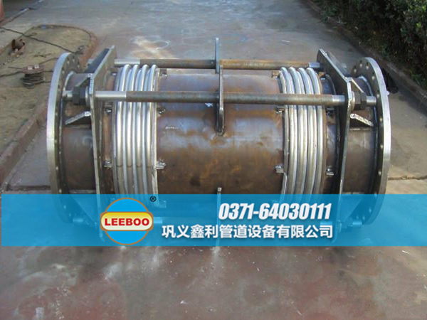 未噴漆的大拉桿橫向波紋<a href=http://www.df04265.cn target=_blank class=infotextkey>補(bǔ)償器</a>