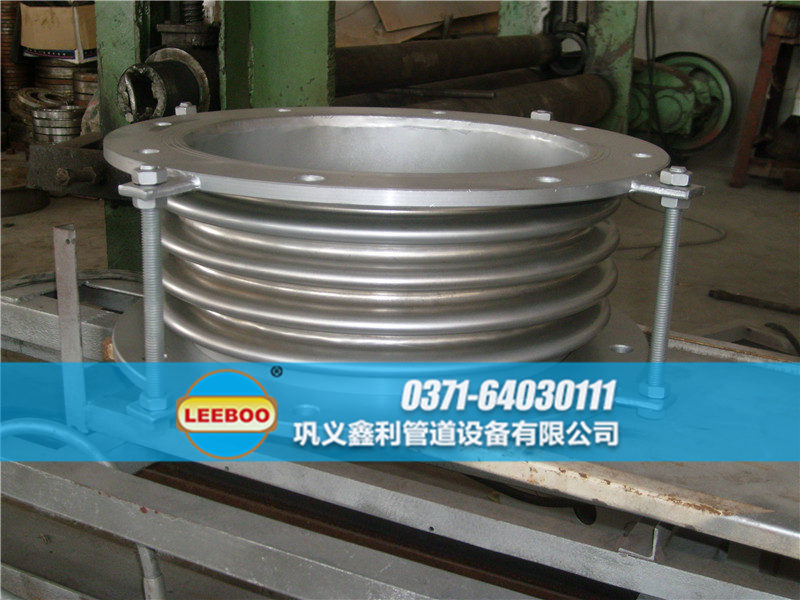 大口徑波紋<a href=http://www.df04265.cn target=_blank class=infotextkey>補(bǔ)償器</a>車間圖