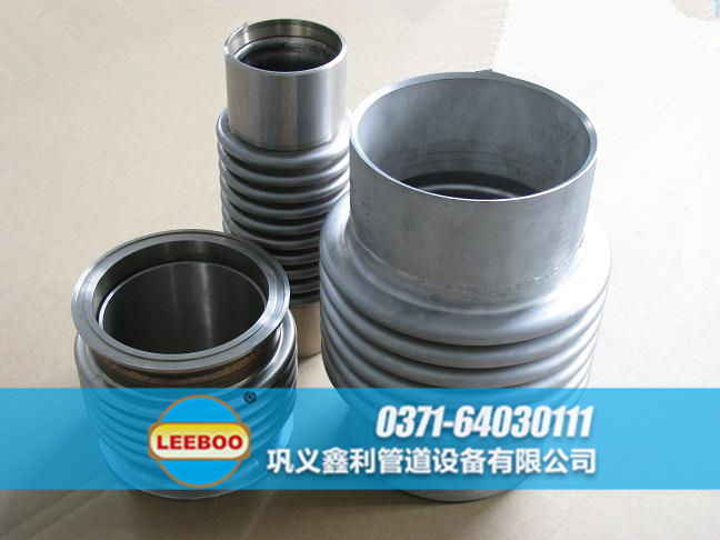 湖南省邵陽市新寧縣溝槽式<a href=http://www.df04265.cn target=_blank class=infotextkey>補償器</a> /></p>鑫利管道是專業(yè)開發(fā)、研制和生產波紋<a href=http://www.df04265.cn target=_blank class=infotextkey>補償器</a>廠家，該產品具有尺寸準備、結構緊湊、安裝可靠、耐腐蝕、便于安裝、壽命長等優(yōu)點，廣泛應用于航天、發(fā)電、石化和城市供熱等行業(yè)的各類管道和設備，并在全國多個工程上得到應用。以其優(yōu)良的品質，深受國內外用戶的贊譽和好評。<br />     鑫利管道生產的湖南省邵陽市新寧縣波紋<a href=http://www.df04265.cn target=_blank class=infotextkey>補償器</a>由構成其工作主體的波紋管（一種彈性元件）和端管、支架、法蘭、導管等附件組成。主要用在各種管道中，它能夠補償管道的熱位移，機械變形和吸收各種機械振動，起到降低管道變形應力和提高管道使用壽命的作用。波紋<a href=http://www.df04265.cn target=_blank class=infotextkey>補償器</a>連接方式分為法蘭連接和焊接兩種。波紋<a href=http://www.df04265.cn target=_blank class=infotextkey>補償器</a>屬于一種補償元件，利用其工作主體波紋管的有效伸縮變形，以吸收管線、導管、容器等由熱脹冷縮等原因而產生的尺寸變化，或補償管線、導管、容器等的軸向、橫向和角向位移。也可用于降噪減振。在現(xiàn)代工業(yè)中用途廣泛。<br />     波紋<a href=http://www.df04265.cn target=_blank class=infotextkey>補償器</a>的可靠性是由設計、制造、安裝及運行管理等多個環(huán)節(jié)構成的?？煽啃砸矐搹倪@幾個方面進行考慮。材料選擇對用于供熱管網的波紋<a href=http://www.df04265.cn target=_blank class=infotextkey>補償器</a>選材，除應考慮工作介質、工作溫度和外部環(huán)境外，還應考慮應力腐蝕的可能性、水處理劑和管道清洗劑對材料的影響等，并在此基礎上結合波紋<a href=http://www.df04265.cn target=_blank class=infotextkey>補償器</a>材料的焊接、成型以及材料的性能價格比，優(yōu)選出經濟實用的波紋管制作材料。<br />     一般情況下，選用湖南省邵陽市新寧縣波紋<a href=http://www.df04265.cn target=_blank class=infotextkey>補償器</a>的材料應滿足下列條件：<br />（1）高彈性極限、抗拉強度和疲勞強度，保證其正常工作。<br />（2）良好的塑性，便于波紋<a href=http://www.df04265.cn target=_blank class=infotextkey>補償器</a>加工成形，且能通過隨后的處理工藝（冷作硬化、熱處理等）獲得足夠的硬度和強度。<br />（3）較好的耐腐蝕性能，滿足在不同環(huán)境下工作要求。<br />（4）良好的焊接性能，滿足在制作過程中的焊接工藝要求。<br />    對于地溝敷設的熱力管網，當波紋<a href=http://www.df04265.cn target=_blank class=infotextkey>補償器</a>所處管道地勢較低時，雨水或事故性污水會浸泡波紋管，應考慮選用耐蝕性更強的材料，如鐵鎳合金、高鎳合金等。由于此類材料價格較高，在制造波波紋<a href=http://www.df04265.cn target=_blank class=infotextkey>補償器</a>時，可以考慮僅在與腐蝕性介質接觸的表面增加一層耐蝕合金。疲勞壽命設計由波紋<a href=http://www.df04265.cn target=_blank class=infotextkey>補償器</a>的失效類型及原因分析可以看出，該產品的平面穩(wěn)定性、周向穩(wěn)定性及耐腐蝕性能均與其位移量即疲勞壽命相關。過低的疲勞壽命將會導致其穩(wěn)定性及耐蝕性能下降。<br />    鑫利管道波紋<a href=http://www.df04265.cn target=_blank class=infotextkey>補償器</a>設計合理、性能優(yōu)良，在業(yè)界擁有良好的口碑。另外公司長期從事波紋<a href=http://www.df04265.cn target=_blank class=infotextkey>補償器</a>批發(fā)與零售，歡迎新老用戶前來選購！國內波紋<a href=http://www.df04265.cn target=_blank class=infotextkey>補償器</a>哪家好，鑫利管道是選！<p style=